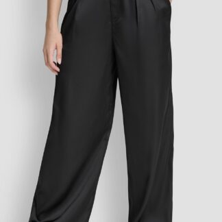 HIGH-RISE PLEATED WIDE LEG TROUSER